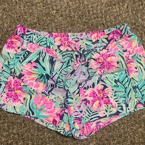 Size large Lilly Pulitzer luxletic shorts